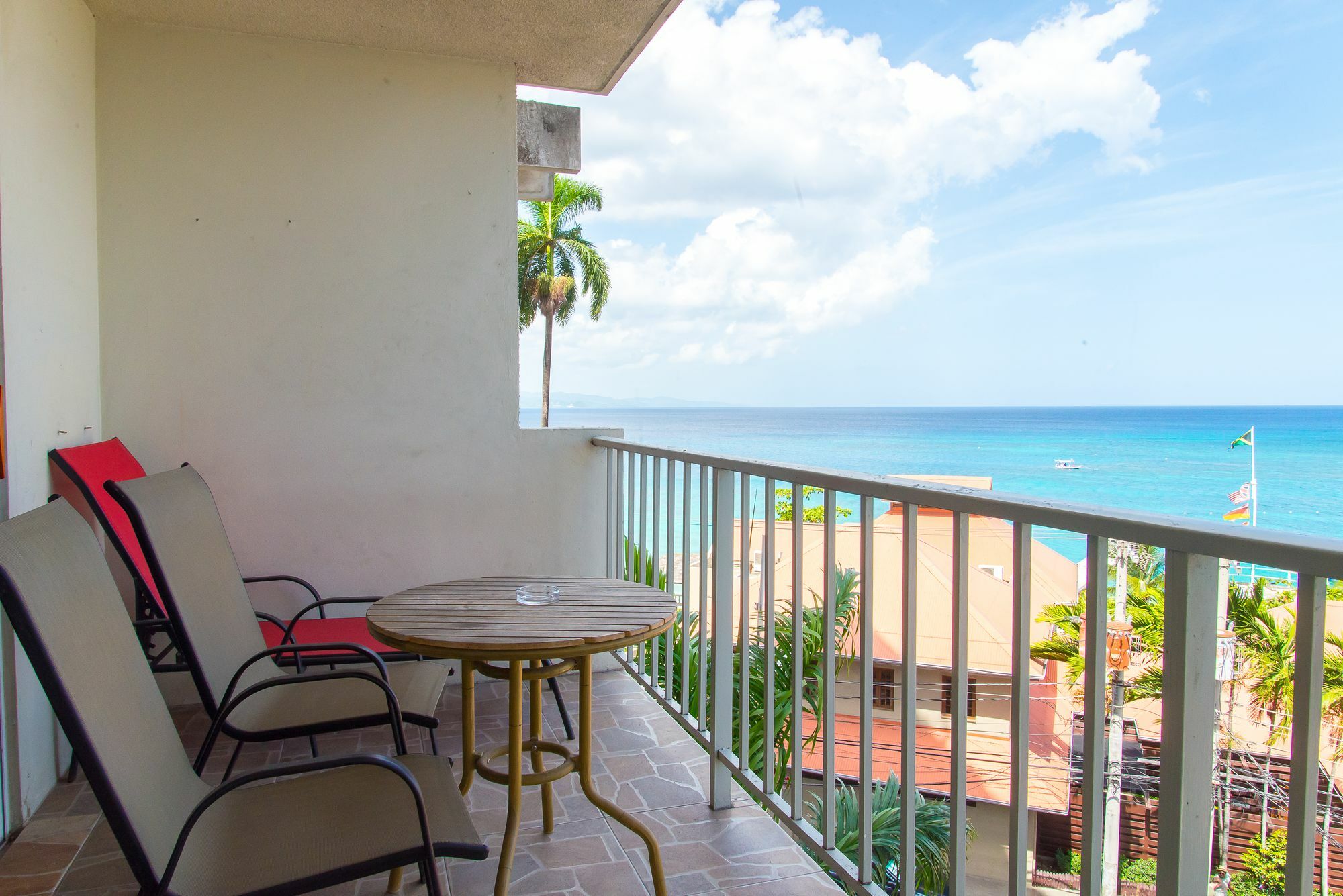 Montego Bay Club Apartments Экстерьер фото