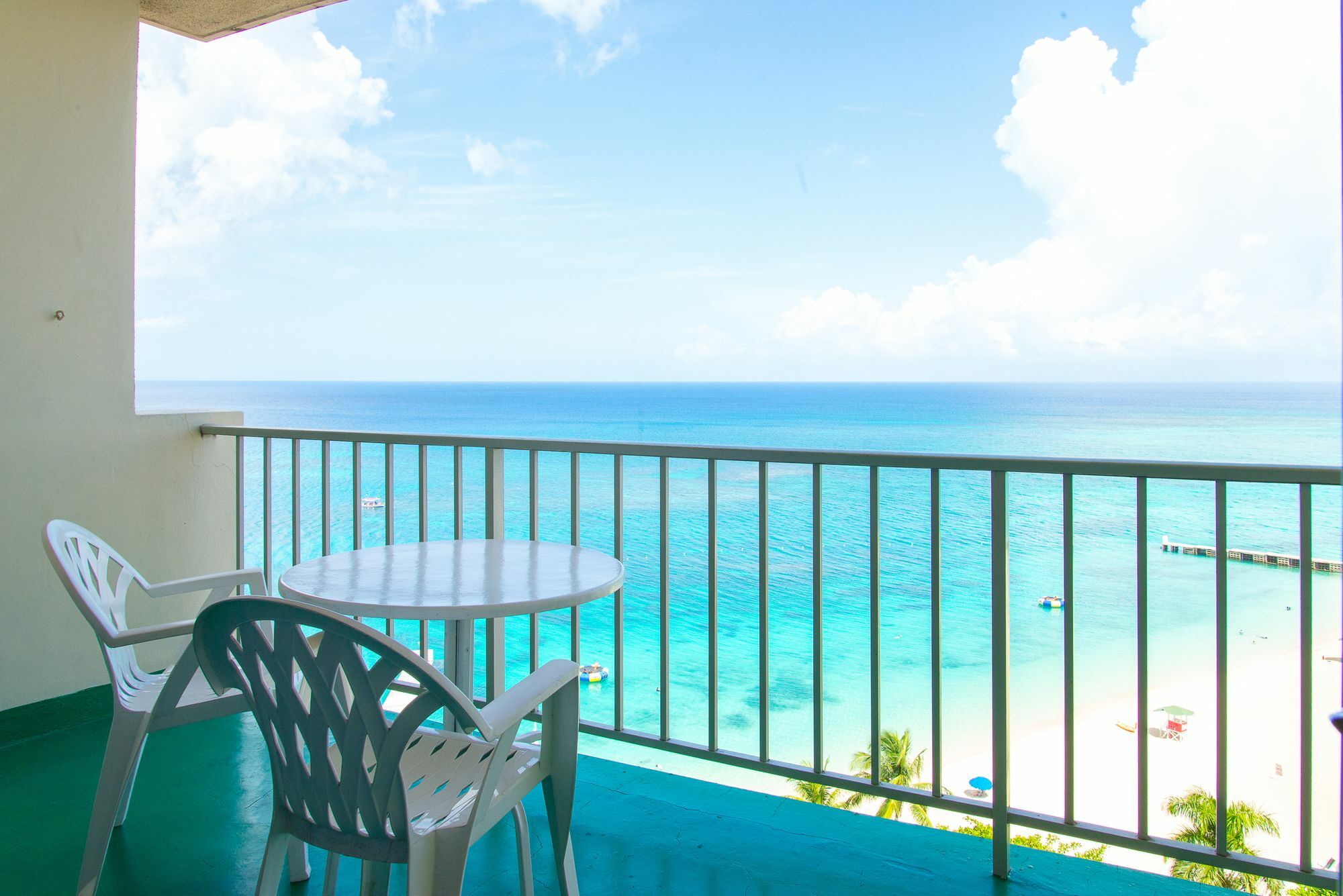 Montego Bay Club Apartments Экстерьер фото